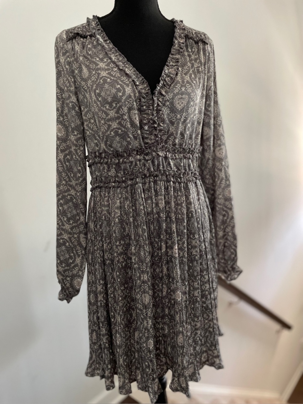 Cato Bohemian Peasant Style Dress Size M Gray Pink Ruffled Smocked Office Event
